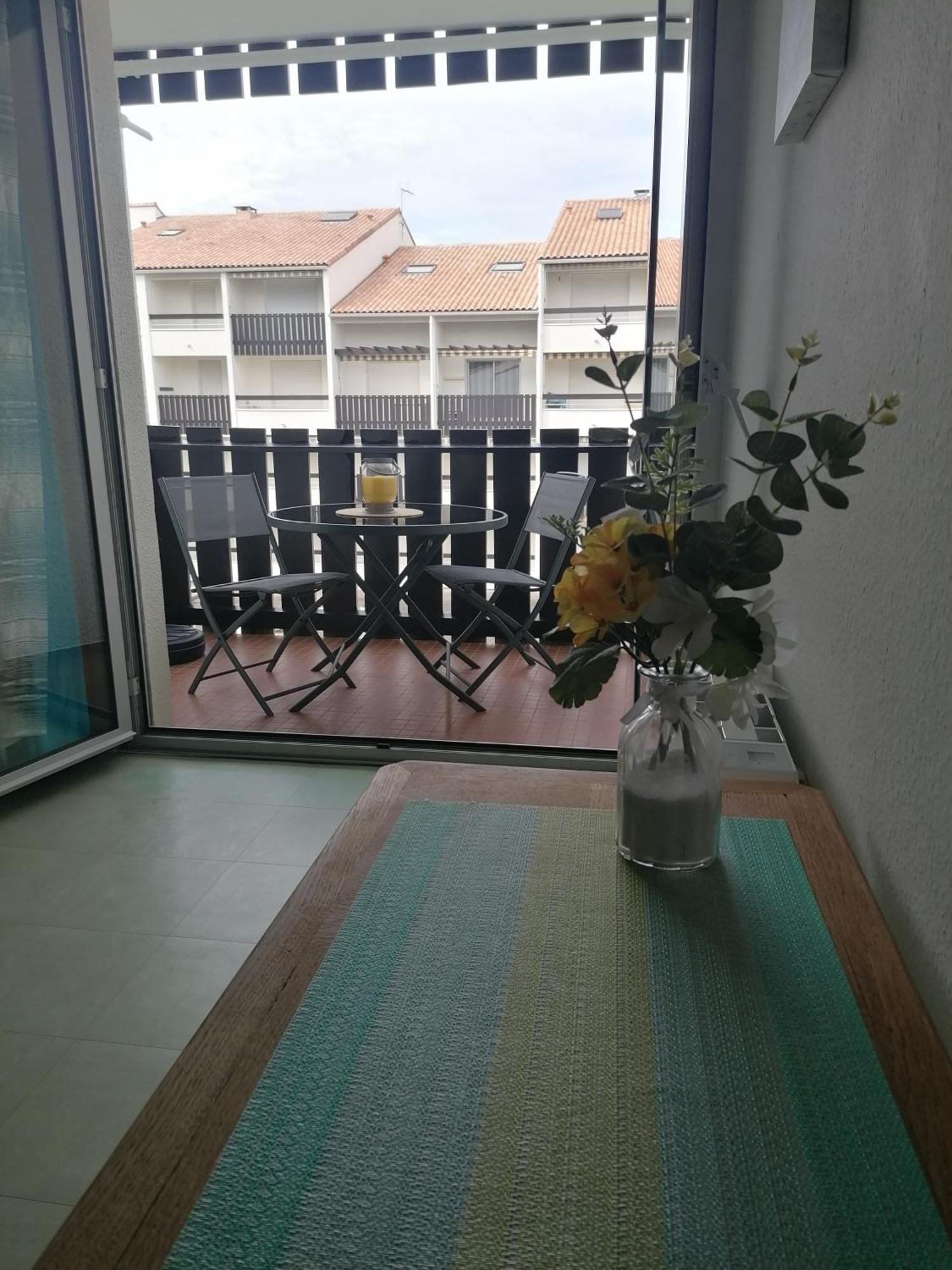 Апартаменти Agreable Studio Avec Terrasse A150M De La Plage Сен-Жорж-де-Дідонн Екстер'єр фото